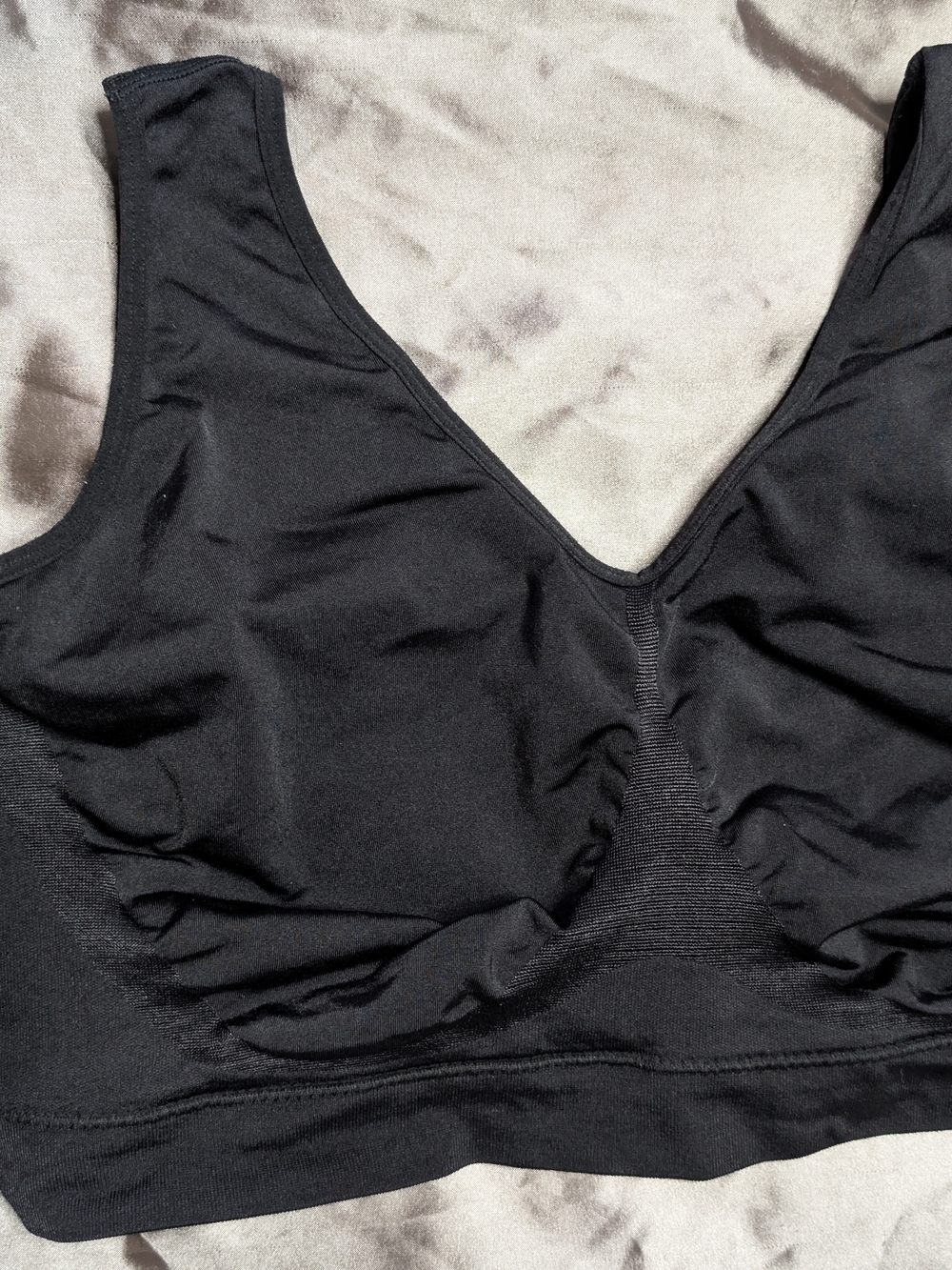 Everyday Seamless V-Neck Bralette - Black